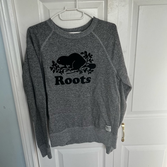 Roots clothing - 3 sweatpants, 2 sweaters - Picture 3 of 10